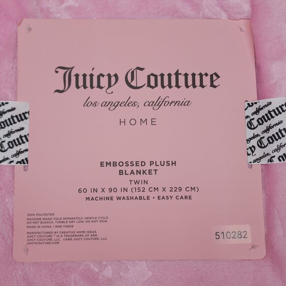 Juicy Couture Oversized Plush Throw Blanket Embossed 60"x90" Pink Twin - Picture 4 of 10